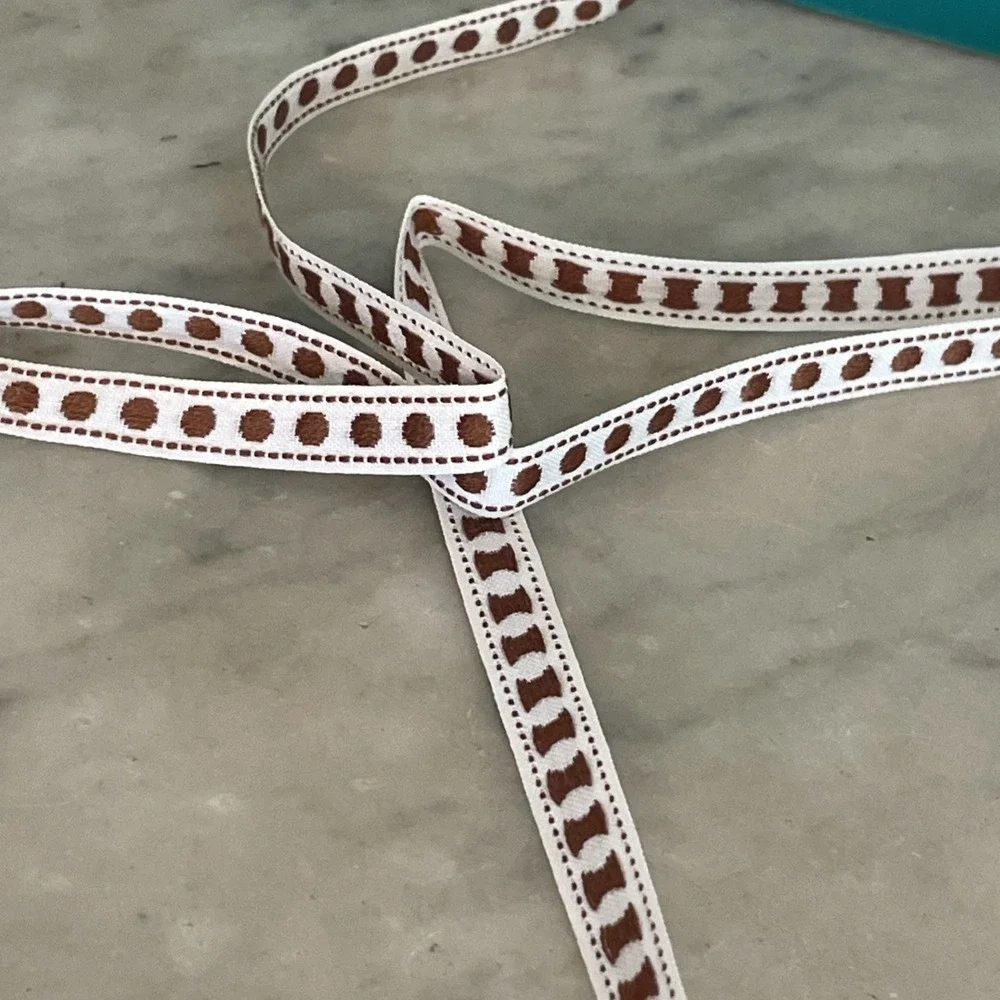 Brown Fabric Trim Edge Detail Rick-rack  130